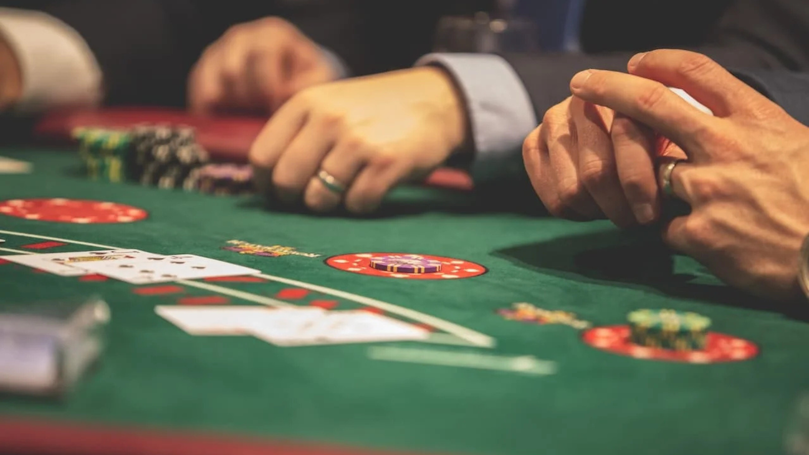 Cinematic Gameplay Meets Rapid Banking: An In-Depth Evaluation of Bowhouse Casino